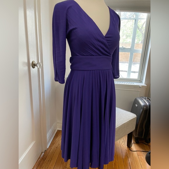 BCBGMaxAzria V neck pleated midi dress purple - Picture 2 of 12